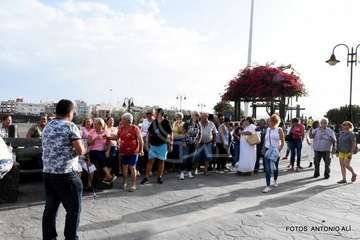 Protesta de vecinos y feriantes (Foto y Antonio Alí)